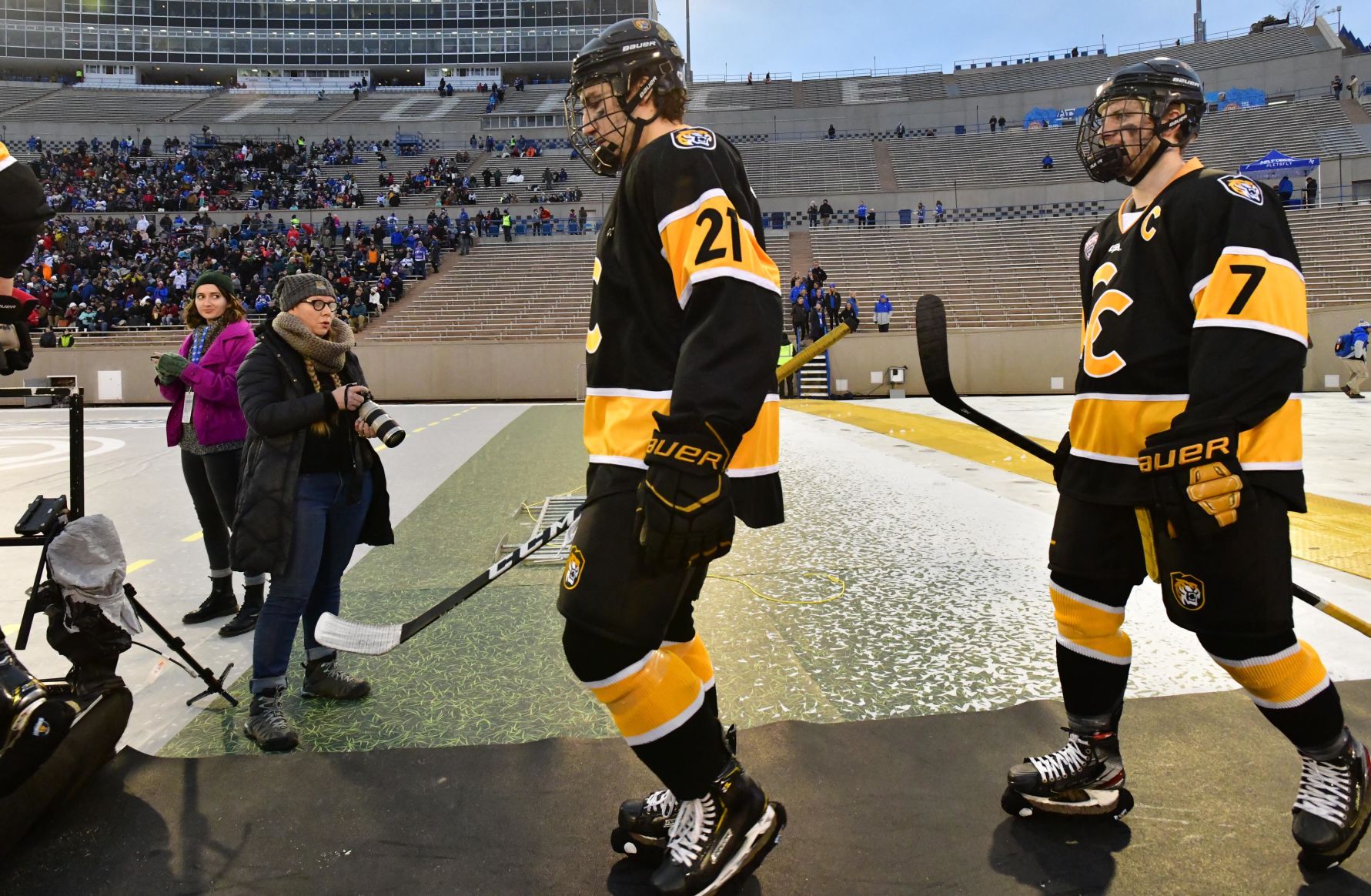 021820-s-hockey 11.JPG